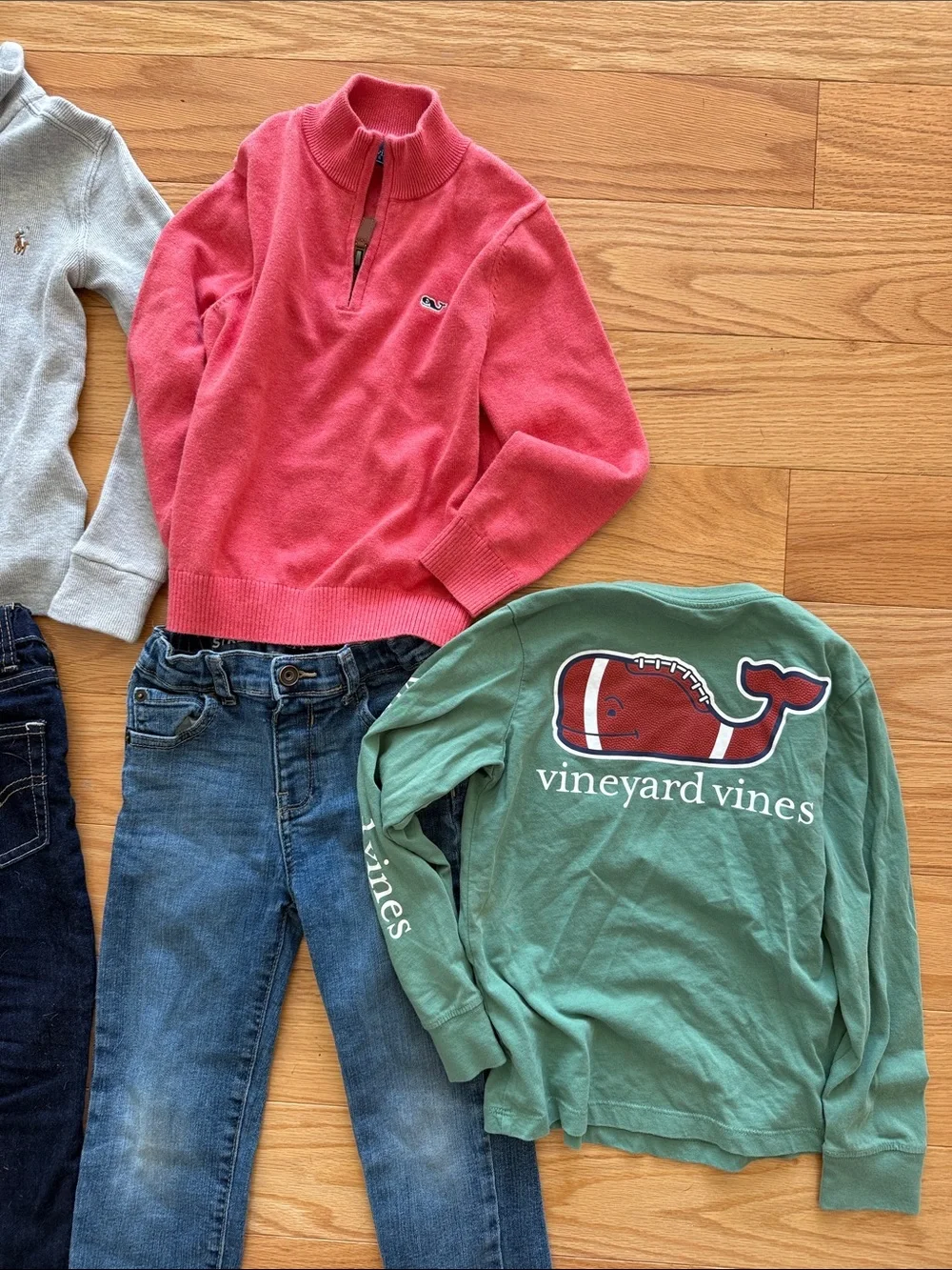 Polo sweaters, Vineyard Vines, Levi’s bundle Size 5 Lot